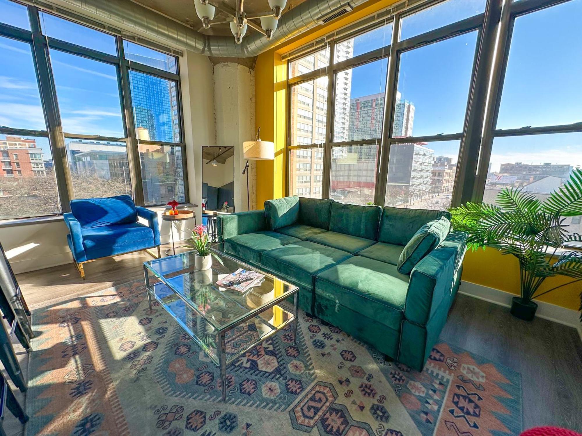 Bright 2Br Luxury Corner Suite With Optional Parking Sleeps 6 Guests Near Mccormick Place And Soldier Field Chicago Exterior foto